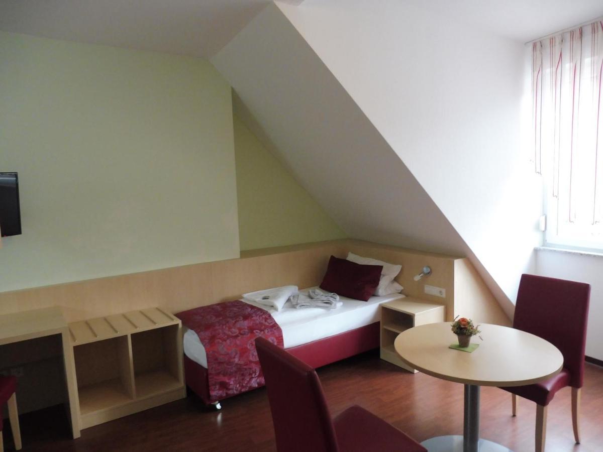 Hotel Gasthof Zum Engel - Gaestehaus Künzelsau Екстериор снимка